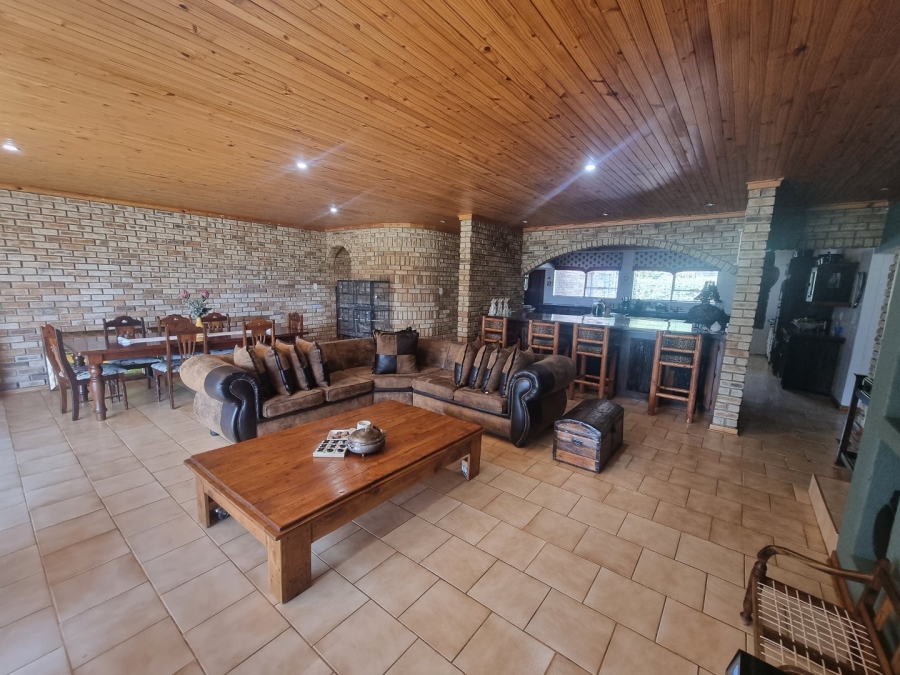 5 Bedroom Property for Sale in Bethlehem Rural Free State